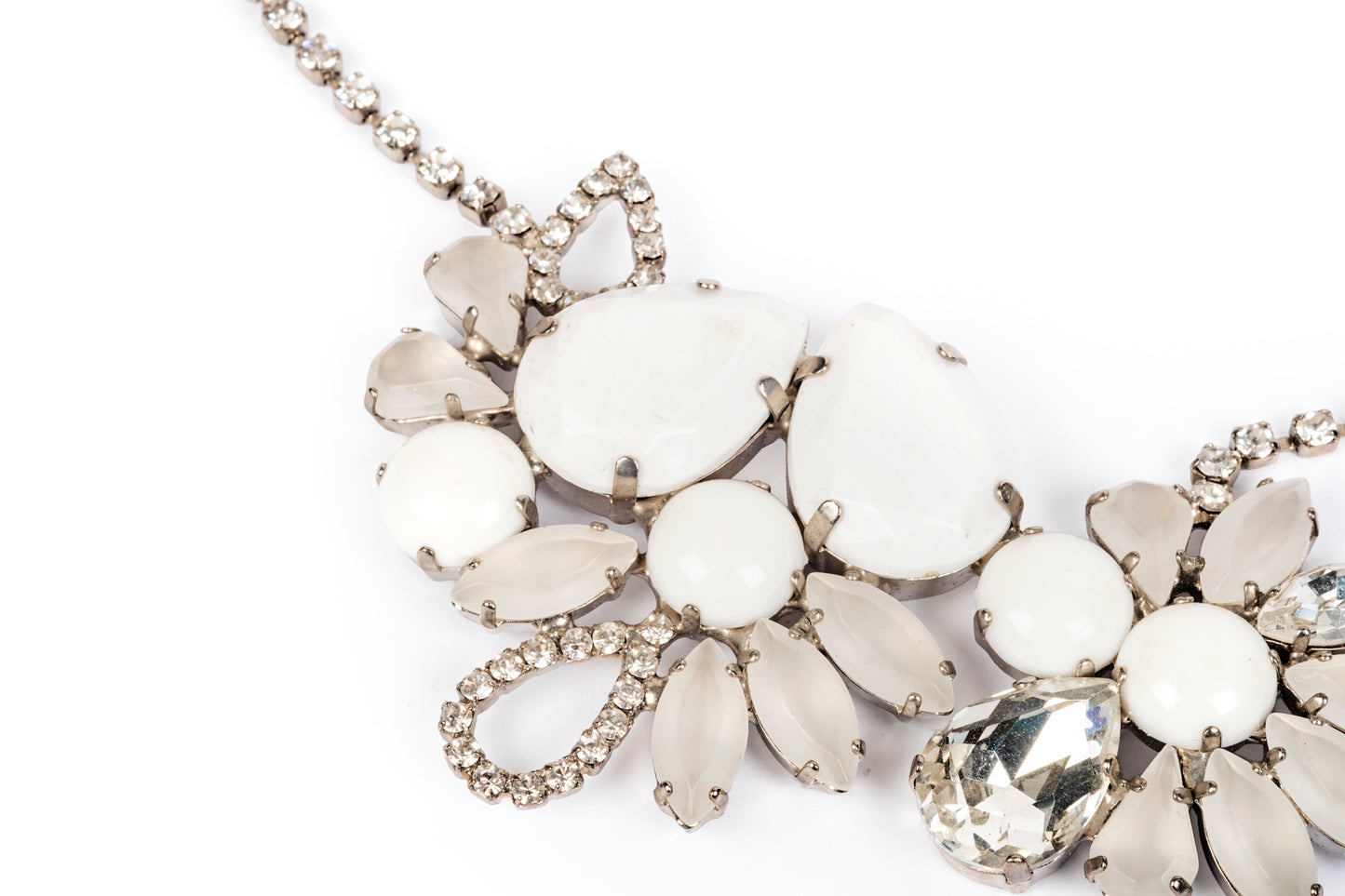 Collier fiori con cristalli e pietre navette e goccia