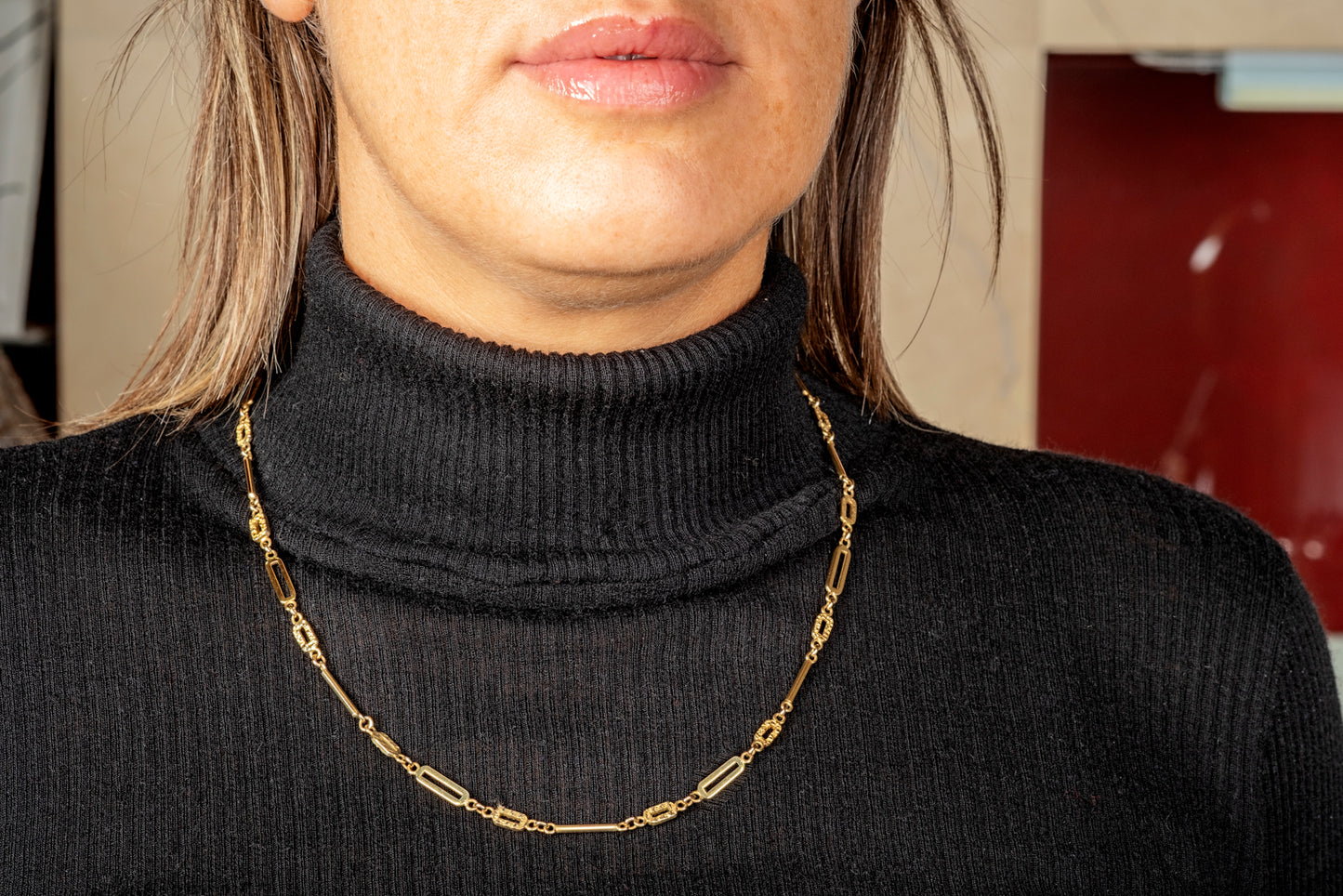 Catena in oro elementi geometrici