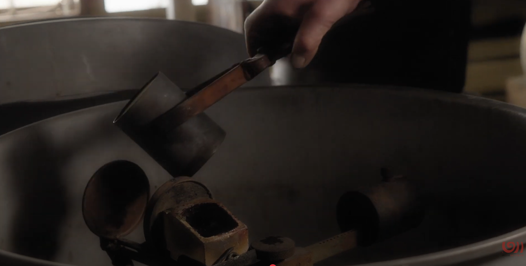 Carica il video: 