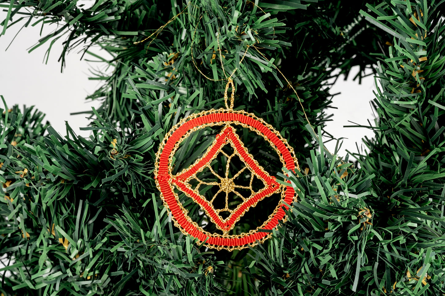 Lace bauble Christmas tree decoration