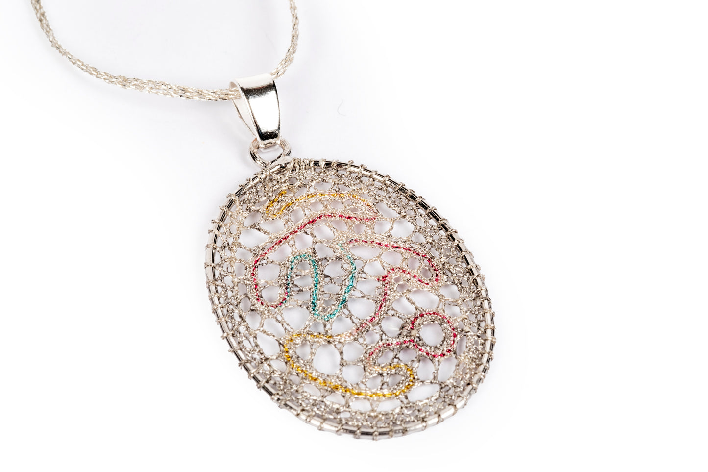 Ciondolo in merletto colore argento metallizzato