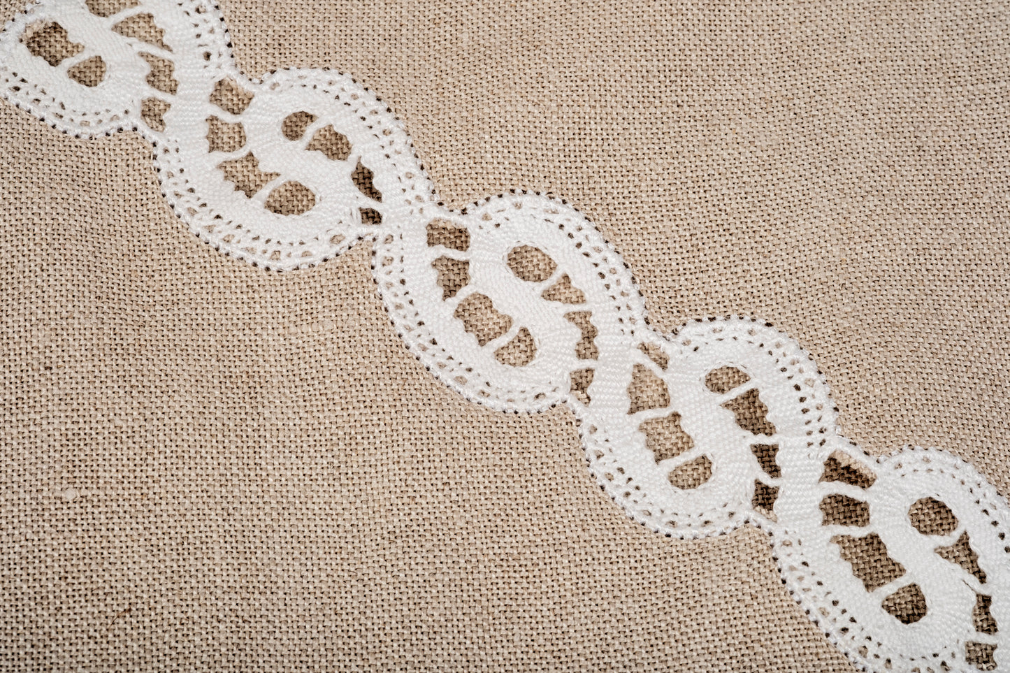 Pure linen shopper with bobbin lace