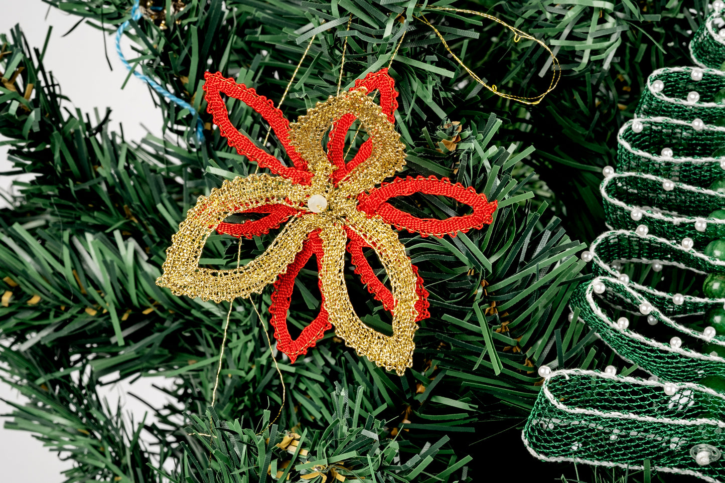 Lace flower Christmas tree decoration with bead